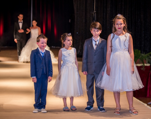 robes fillettes et costumes